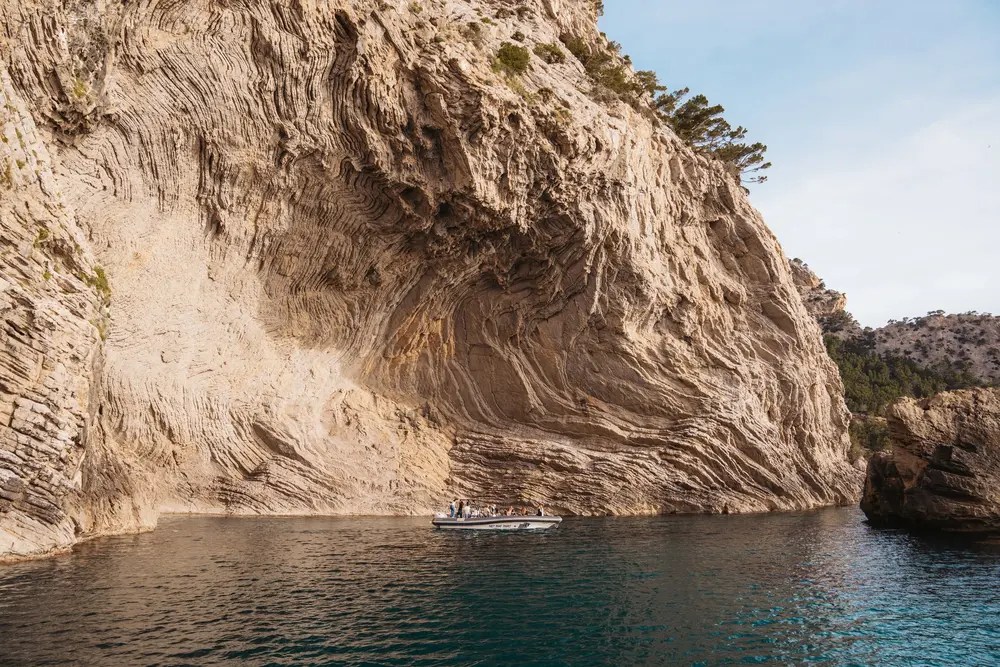Coll Baix and Caves