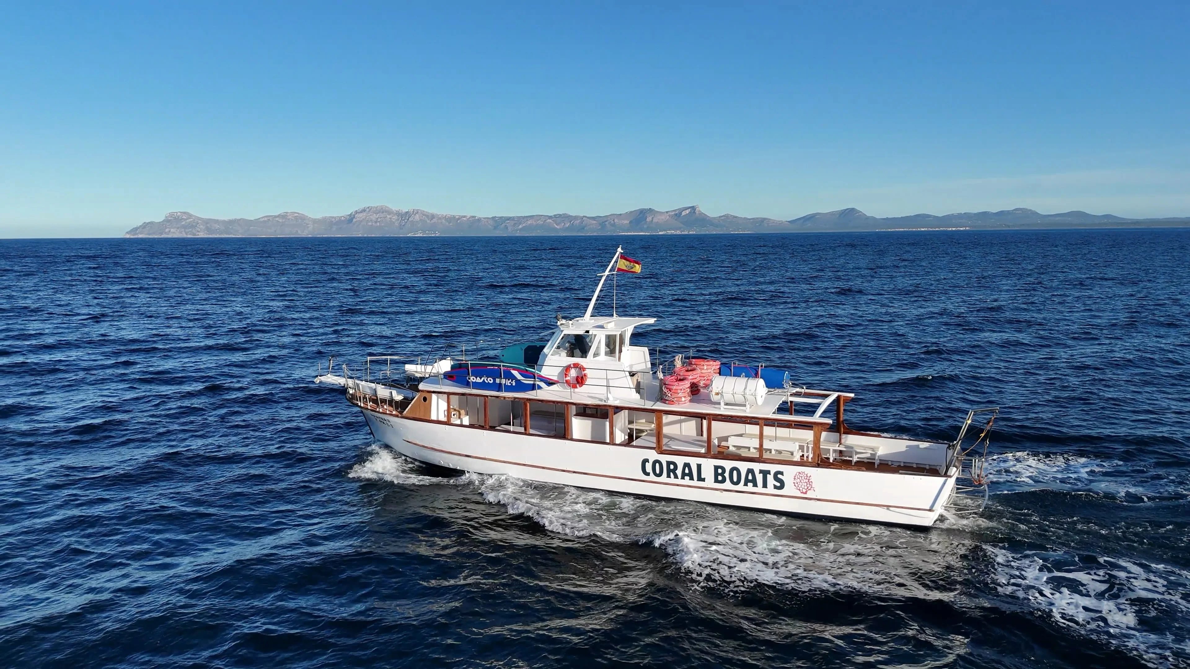 Barco compartido (Max. 40 pax) — Mañana (4h)