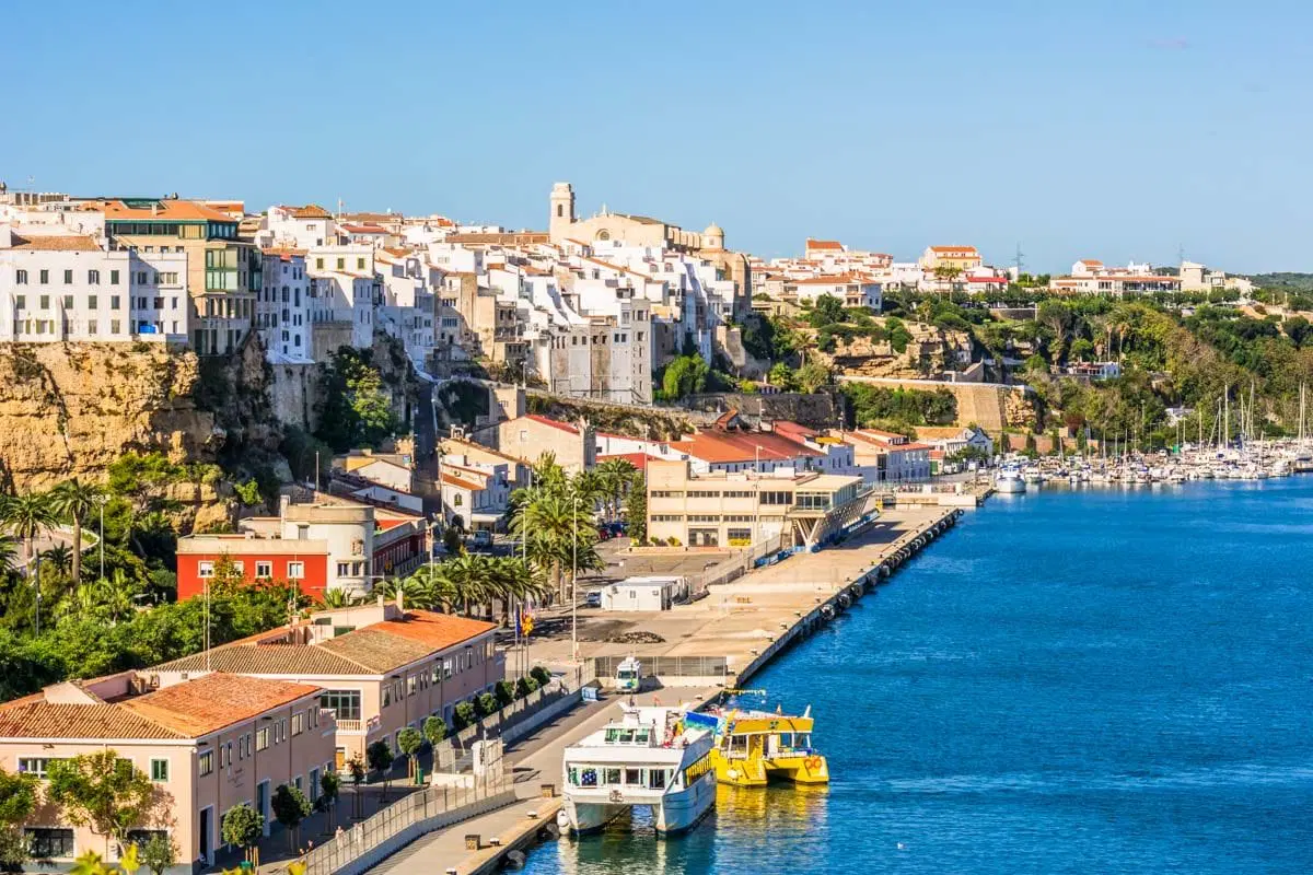 Vuelta Isla Menorca + Ruta guiada con traslado