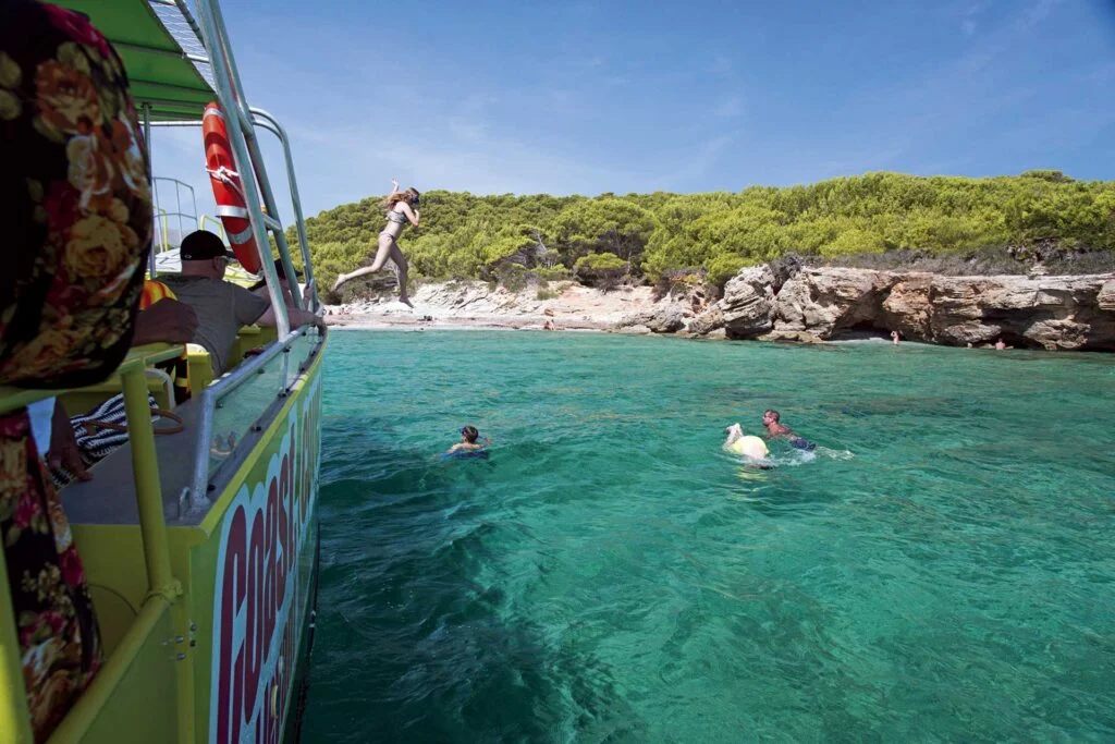 Calas y cuevas